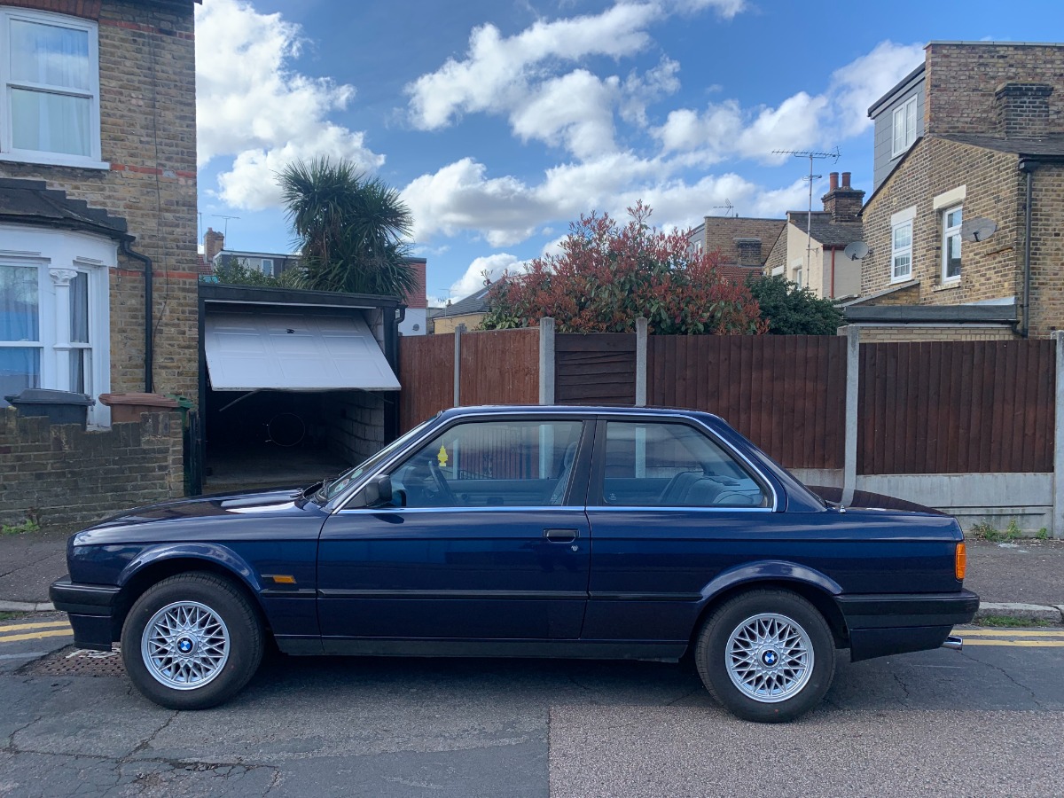 1990 BMW 3 Series Image 6